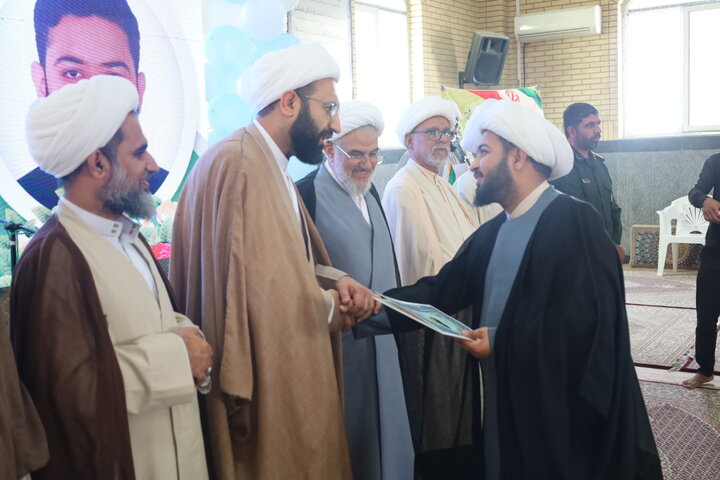 تصاویر/دیدار معاون امورطلاب و دانش‌آموختگان حوزه های علمیه با طلاب و والدین مدرسه علمیه حضرت ابوالفضل (ع) بندرعباس