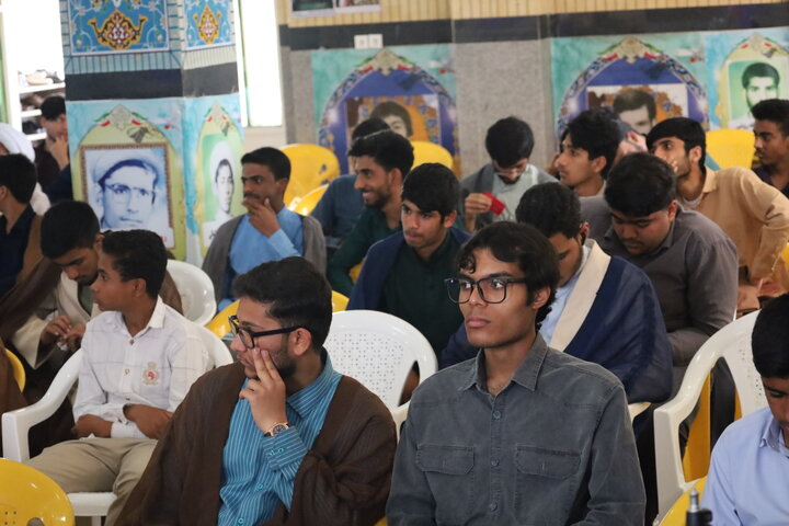 تصاویر/دیدار معاون امورطلاب و دانش‌آموختگان حوزه های علمیه با طلاب و والدین مدرسه علمیه حضرت ابوالفضل (ع) بندرعباس