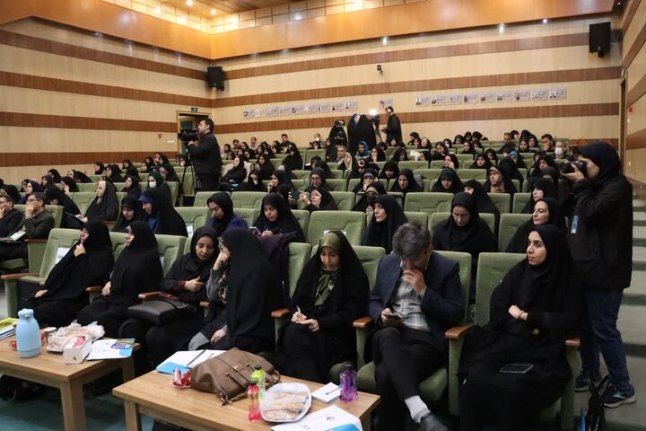 تصاویر/همایش ملی فرزند آوری و جوانی جمعیت در اراک