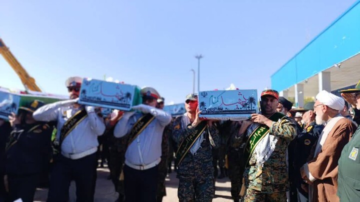 پیکر مطهر ۸۵ شهید گمنام در آغوش گرم مردم خوزستان