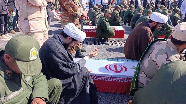 پیکر مطهر ۸۵ شهید گمنام در آغوش گرم مردم خوزستان