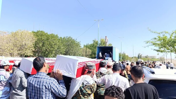 پیکر مطهر ۸۵ شهید گمنام در آغوش گرم مردم خوزستان