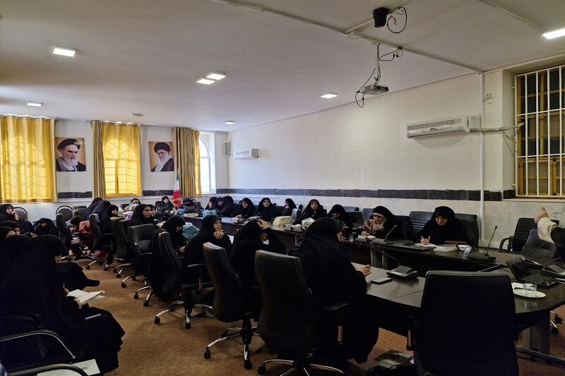 کارگاه تخصصی تربیت مربی عفاف و حجاب در کرمانشاه برگزار شد+عکس
