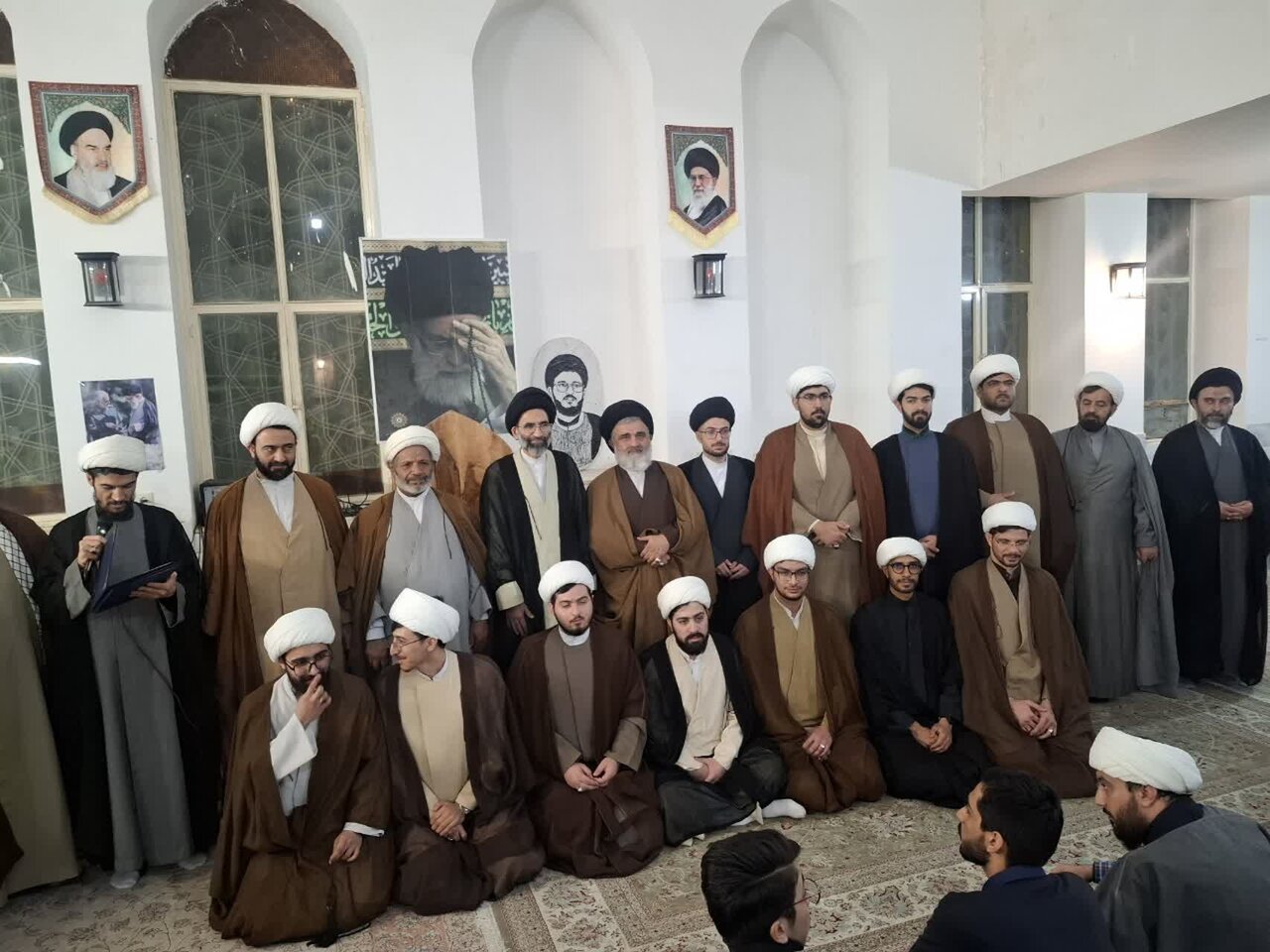 جهان تشنه معارف قرآن و احادیث محمد و آل محمد است