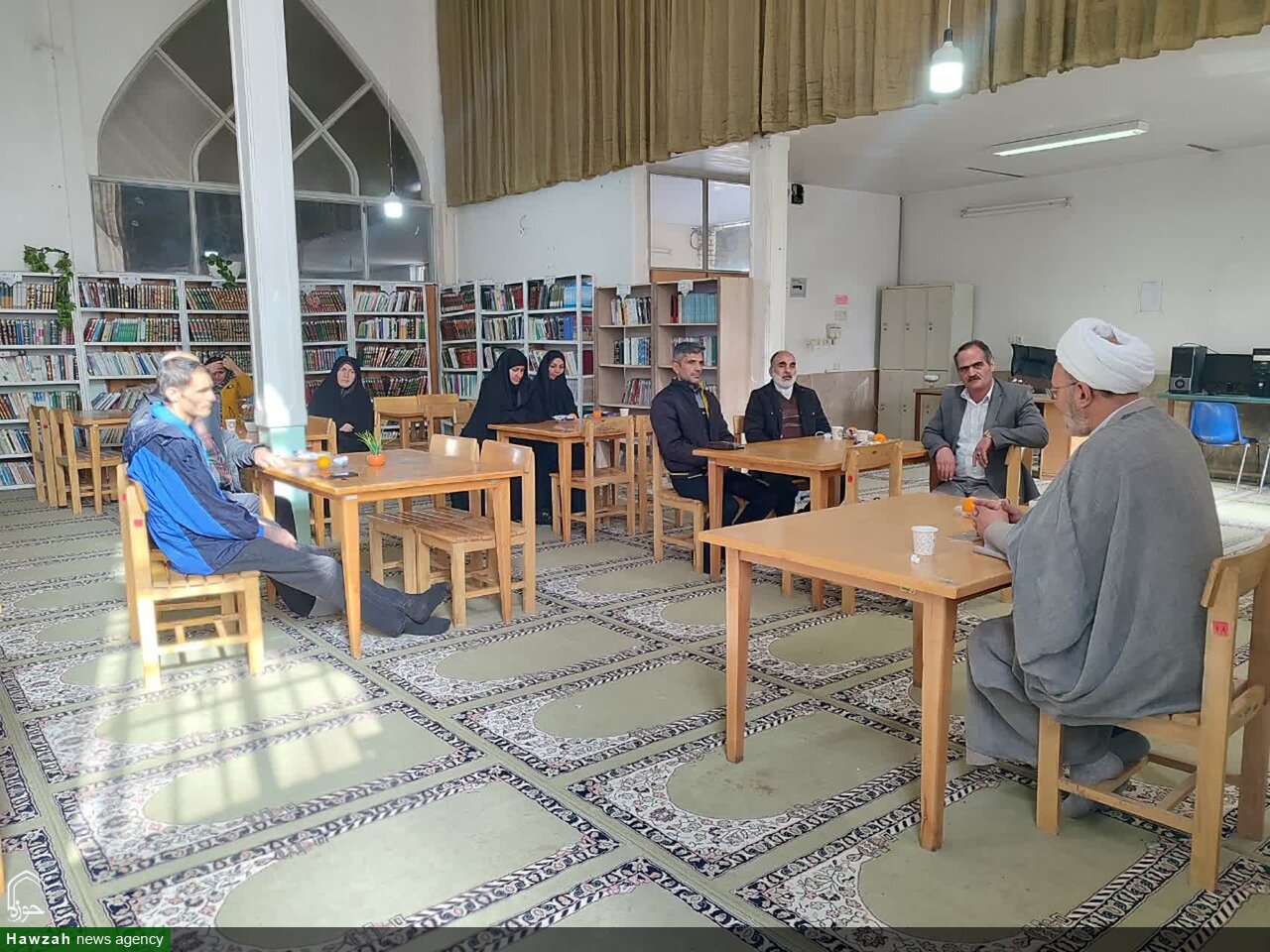 نشست مشاوره تحصیلی خانواده‌های طلاب در مدرسه علمیه ولیعصر(عج) سامن برگزار شد+تصاویر