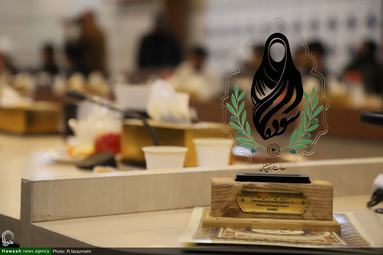 شاعران، رسانه‌ای قدرت‌مند در جریان سازی هستند