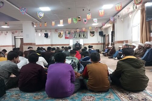 علم و معنویت طلاب، قدرت‌آفرین است