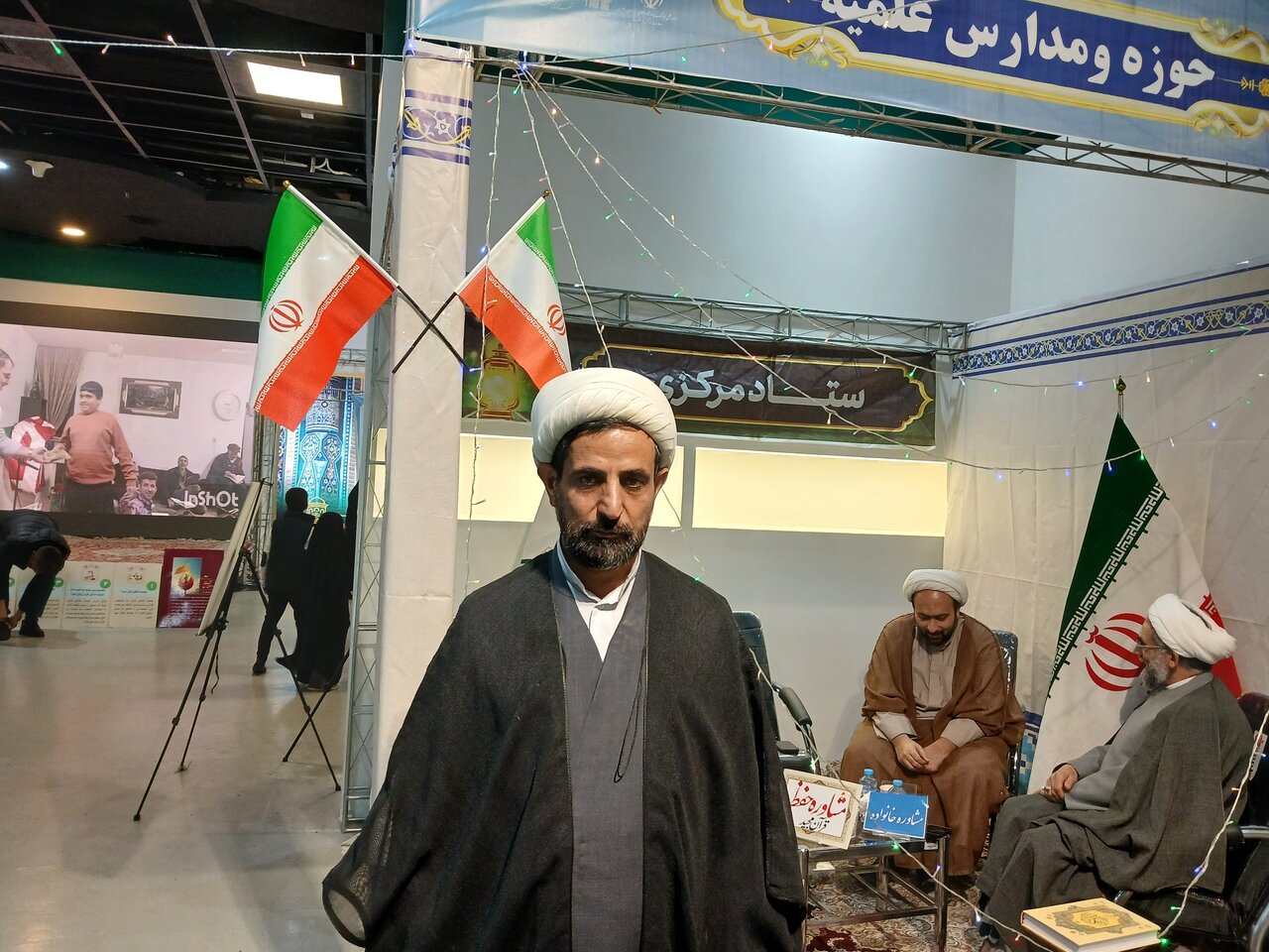 حوزه‌های علمیه در خط مقدم صیانت از هویت قرآنی جامعه هستند