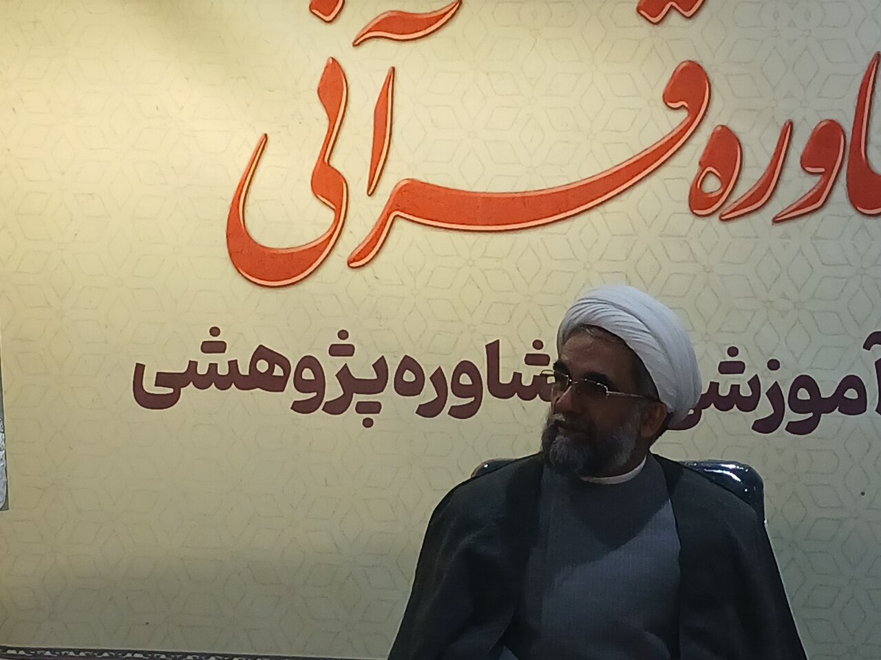 حوزه علمیه و مبلغان دینی نقش کلیدی در هدایت جامعه به سمت قرآن دارند