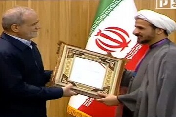مدیر مؤسسه علامه طباطبایی کرمانشاه، برگزیده جشنواره بین‌المللی فارابی شد+عکس