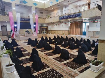 تصاویر/ درس اخلاق طلاب مدرسه علمیه ریحانة‌الرسول ارومیه