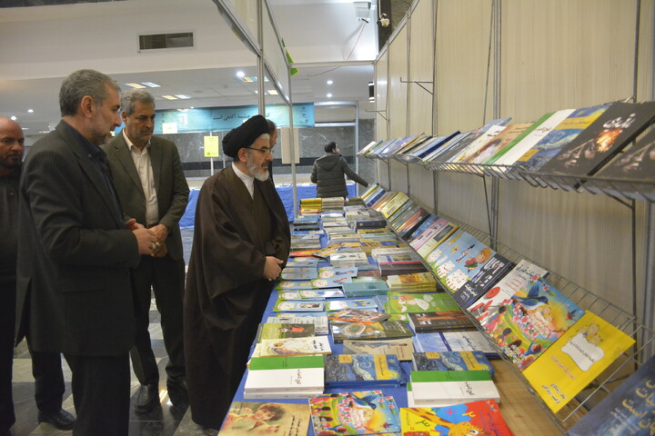 تصاویر/ بازدید نماینده ولی فقیه در آذربایجان غربی از هفدهمین نمایشگاه سراسری کتاب استان