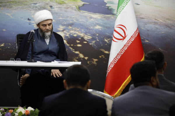 تحول نیابید، منزوی خواهید شد