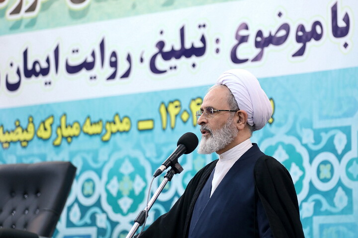 تصاویر/ نشست صمیمی مدیر حوزه های علمیه با اساتید و طلاب