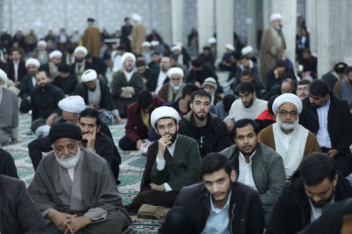 تصاویر/ نشست صمیمی مدیر حوزه های علمیه با اساتید و طلاب