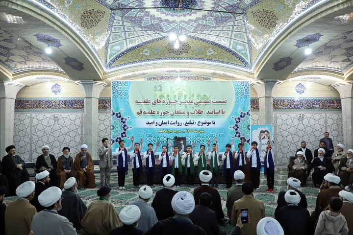 تصاویر/ نشست صمیمی مدیر حوزه های علمیه با اساتید و طلاب