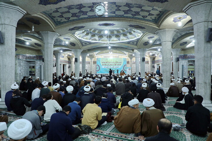 تصاویر/ نشست صمیمی مدیر حوزه های علمیه با اساتید و طلاب