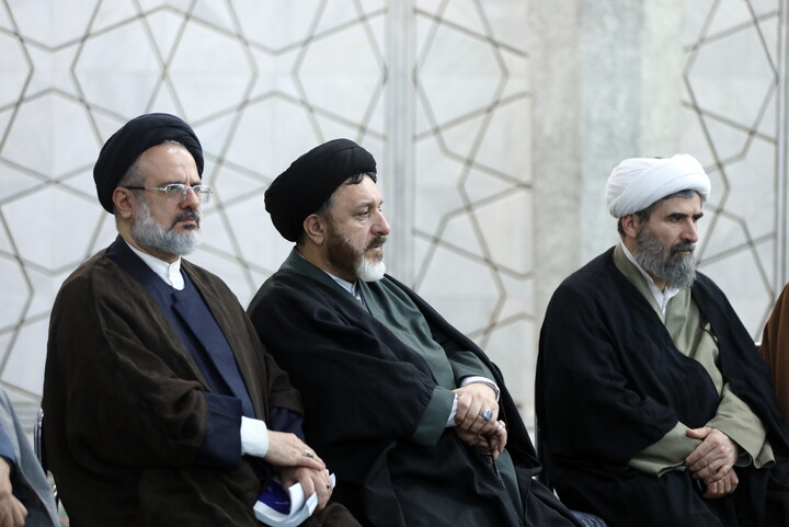 تصاویر/ نشست صمیمی مدیر حوزه های علمیه با اساتید و طلاب