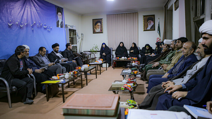 تصاویر/برگزاری نشست مشترک مدیران مدارس طرح امین سطح با دبیر ستاد همکاری‌ها در همدان