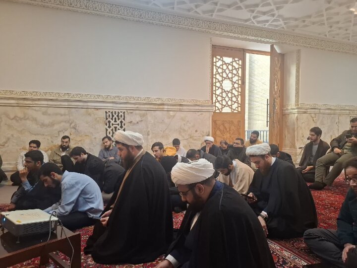 تصاویر/ برگزاری جلسه اخلاق  مدرسه علمیه امام حسین علیه السلام