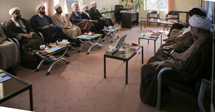 تصاویر/نشست هم‌اندیشی معاونین تهذیب مدارس علمیه استان همدان