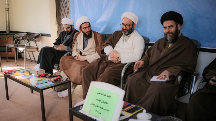 تصاویر/نشست هم‌اندیشی معاونین تهذیب مدارس علمیه استان همدان