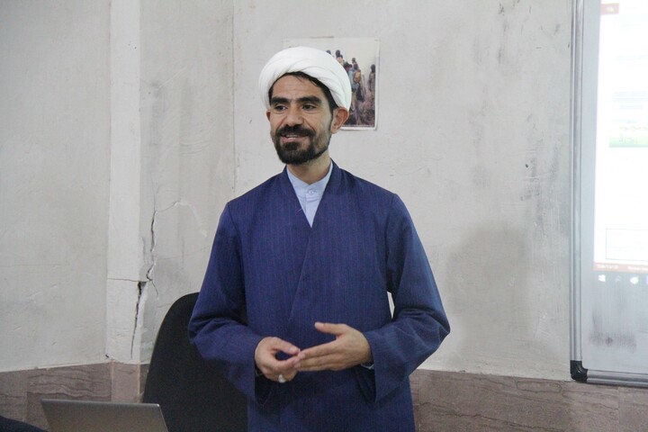 تصاویر/ دوره حجره پژوهش در مدرسه علمیه برازجان