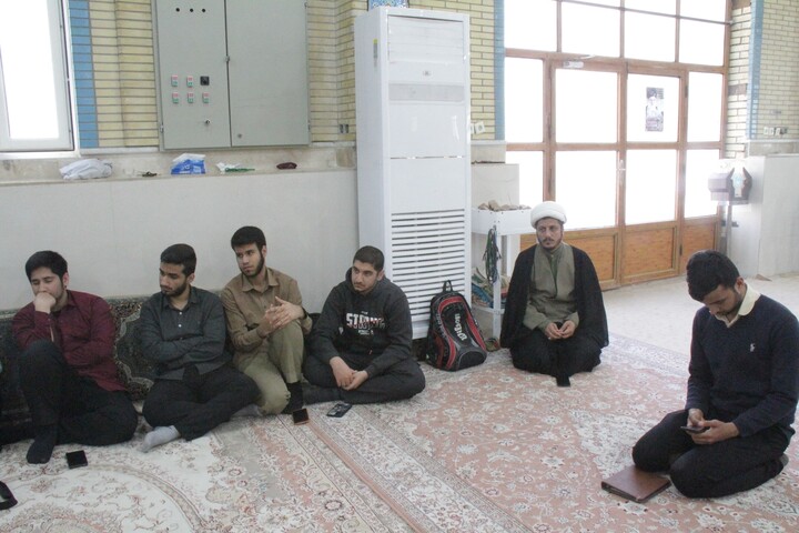 تصاویر/ دوره حجره پژوهش در مدرسه علمیه برازجان