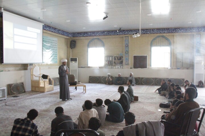 تصاویر/ دوره حجره پژوهش در مدرسه علمیه برازجان