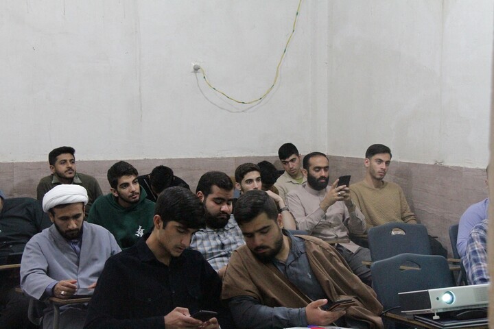 تصاویر/ دوره حجره پژوهش در مدرسه علمیه برازجان