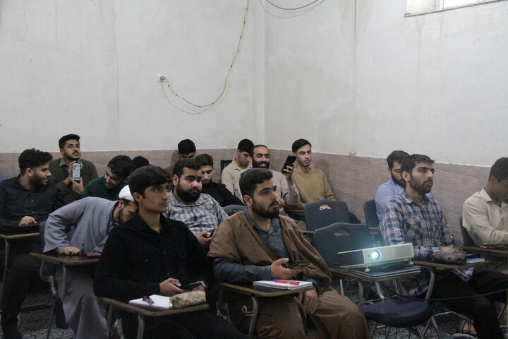 تصاویر/ دوره حجره پژوهش در مدرسه علمیه برازجان