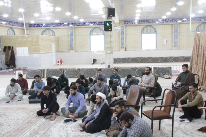 تصاویر/ دوره حجره پژوهش در مدرسه علمیه برازجان