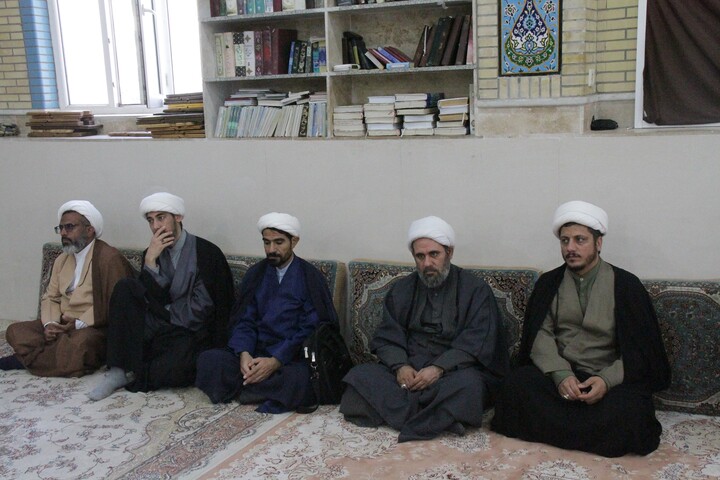 تصاویر/ دوره حجره پژوهش در مدرسه علمیه برازجان