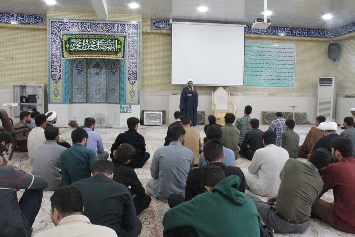 تصاویر/ دوره حجره پژوهش در مدرسه علمیه برازجان