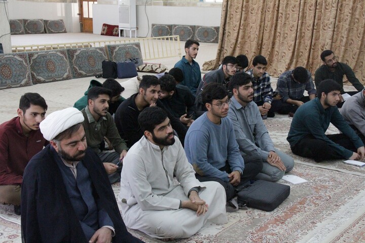 تصاویر/ دوره حجره پژوهش در مدرسه علمیه برازجان