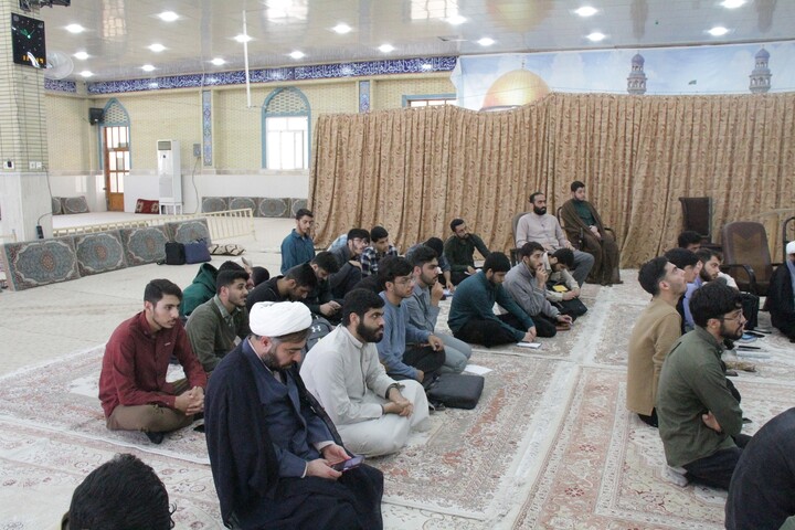 تصاویر/ دوره حجره پژوهش در مدرسه علمیه برازجان