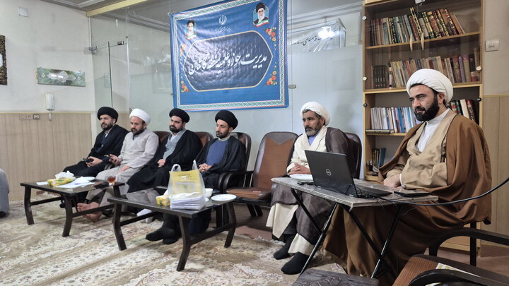 تصاویر/ نشست مدیران آموزش مدارس علمیه کاشان