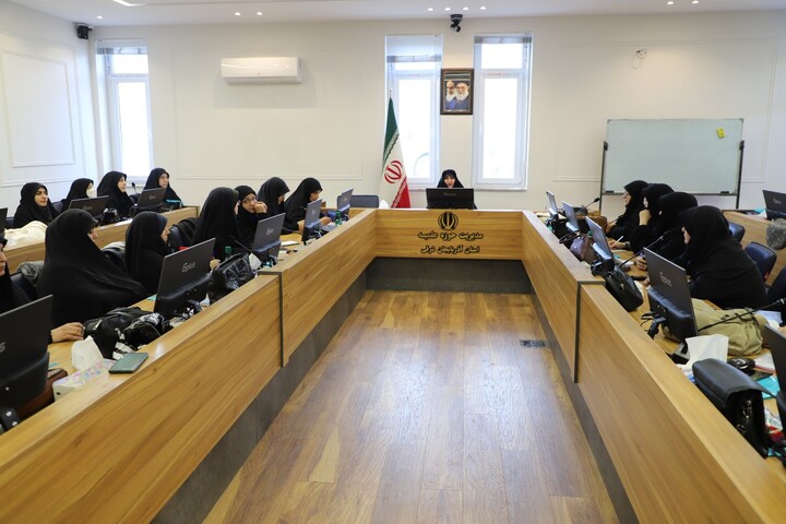 تصاویر / برگزاری کارگاه تخصصی عفاف و حجاب در تبریز