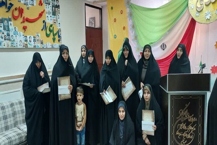 تصاویر/ رونمایی از چهار کتاب تألیفی در مدرسه علمیه نرجسیه سنقر و کلیایی