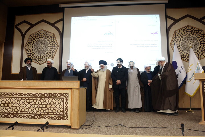 تصاویر/ آیین رونمایی از محصولات هوشمند اسلامی