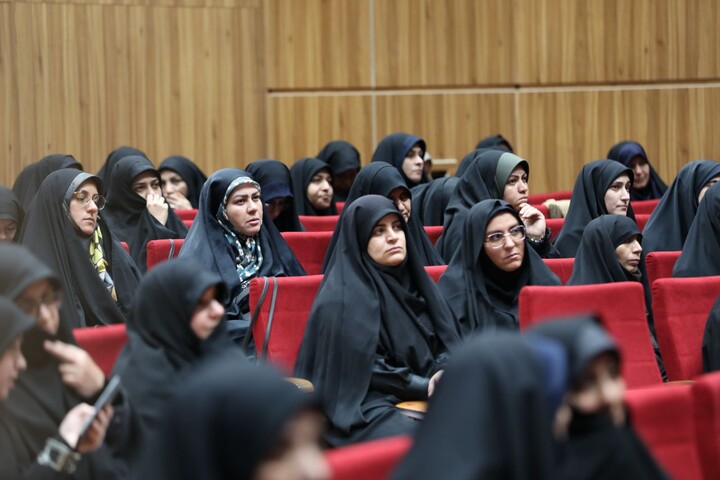 تصاویر/ برگزاری اجتماع تبیینی مبلغان یزد با حضور معاون تبلیغ حوزه های علمیه کشور