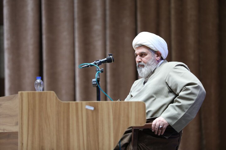 تصاویر/ برگزاری اجتماع تبیینی مبلغان یزد با حضور معاون تبلیغ حوزه های علمیه کشور