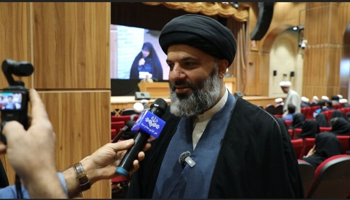 تصاویر/ برگزاری اجتماع تبیینی مبلغان یزد با حضور معاون تبلیغ حوزه های علمیه کشور