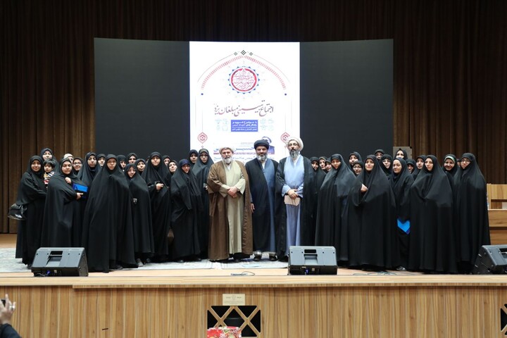 تصاویر/ برگزاری اجتماع تبیینی مبلغان یزد با حضور معاون تبلیغ حوزه های علمیه کشور