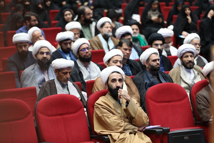 تصاویر/ برگزاری اجتماع تبیینی مبلغان یزد با حضور معاون تبلیغ حوزه های علمیه کشور