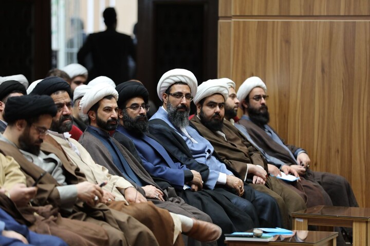 تصاویر/ برگزاری اجتماع تبیینی مبلغان یزد با حضور معاون تبلیغ حوزه های علمیه کشور