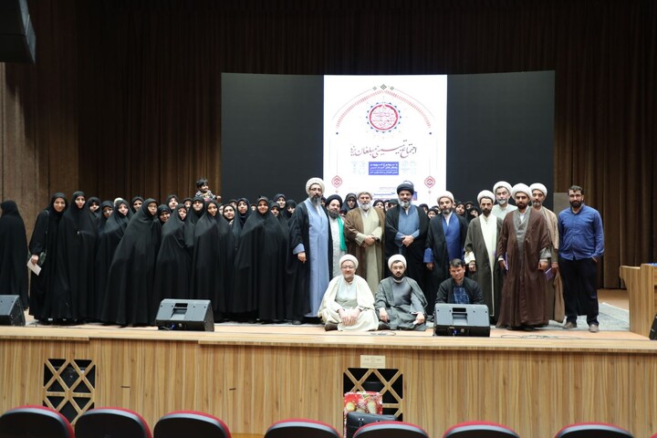 تصاویر/ برگزاری اجتماع تبیینی مبلغان یزد با حضور معاون تبلیغ حوزه های علمیه کشور