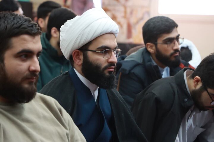 تصاویر | جلسه حجت الاسلام والمسلمین مذهب جعفری معاونت تبلیغ و امور فرهنگی حوزه تهران با طلاب مدرسه علمیه آیت الله مجتهدی(ره)