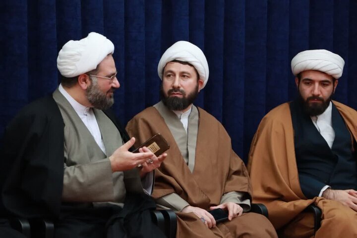 تصاویر | جلسه حجت الاسلام والمسلمین مذهب جعفری معاونت تبلیغ و امور فرهنگی حوزه تهران با طلاب مدرسه علمیه آیت الله مجتهدی(ره)