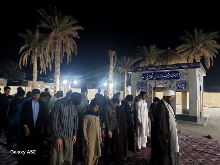 برگزاری آیین شبی با شهدا درباره برکات ماه رمضان در شهرستان جازموریان